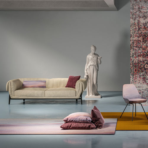 Modernes Sofa - Fenice - Momenti - Stoff / mit Armlehnen / mit Kissen