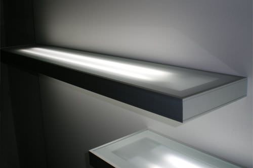 Wandmontiertes Regal - SILVER - KAP International - modern / Kunststoff / beleuchtet