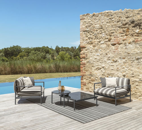 Moderner Sessel - NALU - TALENTI - Stoff / aus lackiertem Aluminium / rot