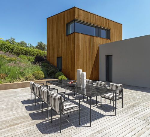 Moderner Esstisch - NALU - TALENTI - Aluminium / Sandstein / Gestell aus Aluminium