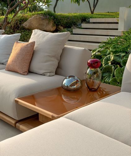Moderner Couchtisch - ELTON - TALENTI - Massivholz / Glas / Gestell aus Holz