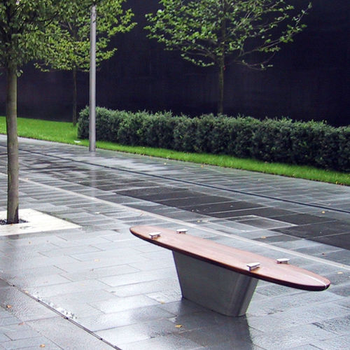Moderne Bank für den öffentlichen Raum - SURF SEAT, SPINNINGFIELDS - Factory Street Furniture - Holz / Edelstahl / beleuchtet