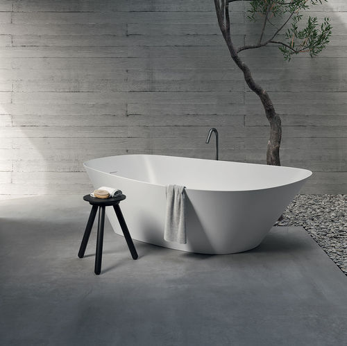 Ovale Badewanne - FONTE - Rexa Design - freistehend / für Wohnungen / Mineralwerkstoff