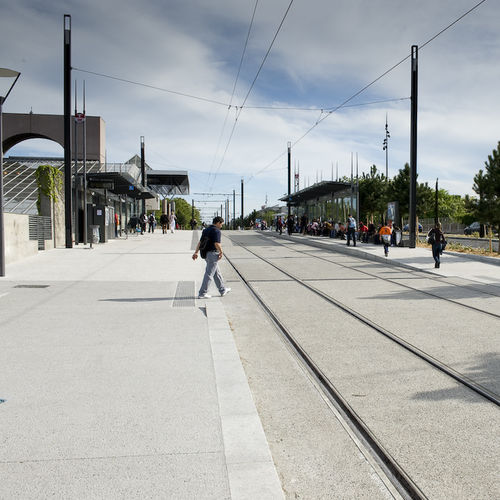 Rutschfester Beton - ARTEVIA® RELIEF - Lafarge concrete - Straßen / für öffentliche Bereiche / für Beton