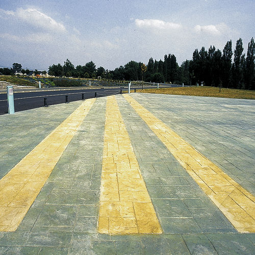 Rutschfester Beton - ARTEVIA® COLOR - Lafarge concrete - für Fußboden / für Pool / für Terrasse