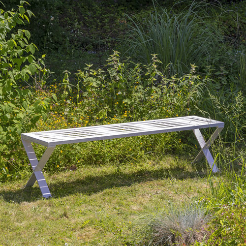 Moderne Gartenbank - TRECCIA - Concept Urbain - galvanisiertem Stahl / aus lackiertem Stahl / ohne Rückenlehne