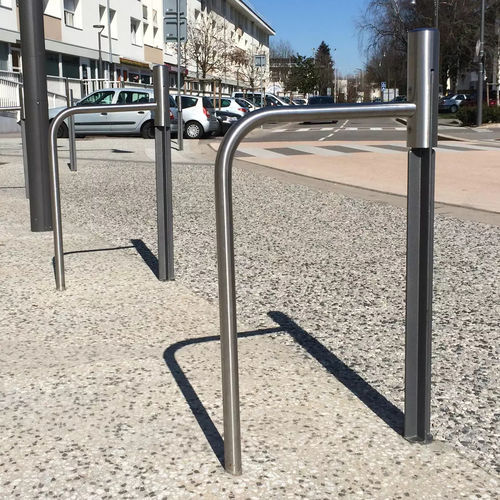 Bodenstehender Fahrradständer - ÉVÉOLE - Concept Urbain - für öffentliche Bereiche / für Parkplätze / Gusseisen