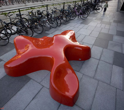 Moderne Bank für den öffentlichen Raum - STARFISH - Concept Urbain - Glasfaser / ohne Rückenlehne / ohne Armlehnen