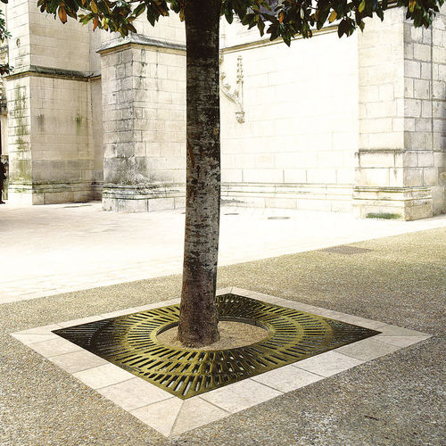Quadratisches Baumgitter - COMTI - Concept Urbain - Gusseisen / galvanisiertem Stahl