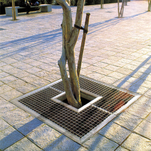 Quadratisches Baumgitter - DMD - Concept Urbain - galvanisiertem Stahl