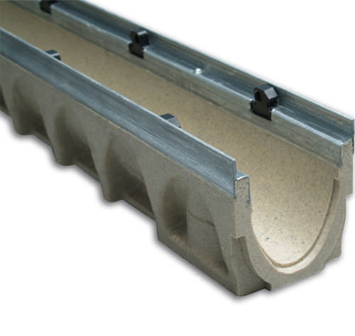 Gitter-Abflussrinne - MULTIV+100 - ULMA - ARCHITECTURAL SOLUTIONS - mit Neigung / Polymerbeton / Verbundwerkstoff