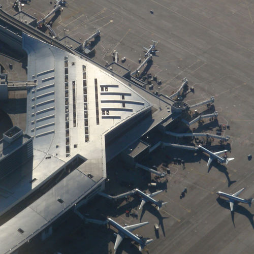 Flachdach - DFW AIRPORT - A. Zahner - Edelstahl / Metalloptik / Well