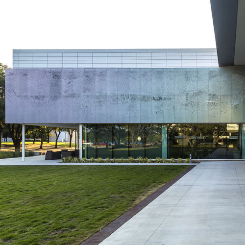 Paneel-Fassadenverkleidung - DAVIDSON-GUNDY ALUMNI CENTER - A. Zahner - Aluminium / perforiertes Aluminium / Dekorputz