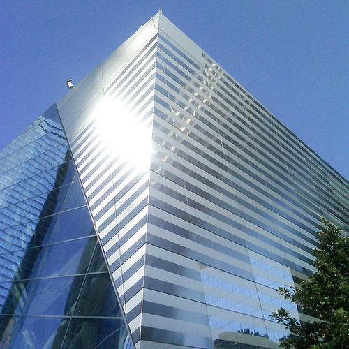 Paneel-Fassadenverkleidung - SEPTEMBER 11 MUSEUM - A. Zahner - Edelstahl / vertikal / reflektierend