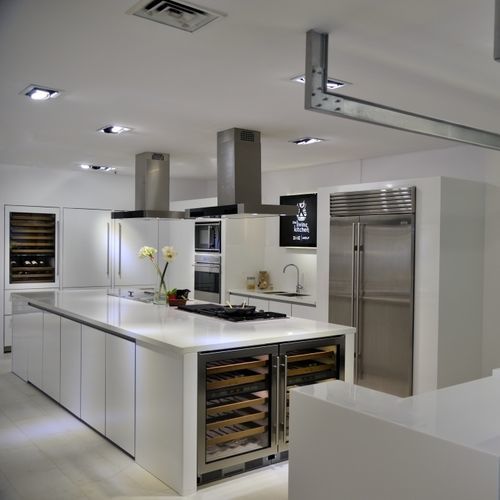Mineralwerkstoff-Arbeitsplatte - SANDED CREAM  SM421 - Staron Solid Surfaces - für Küche / für Badezimmer / weiß