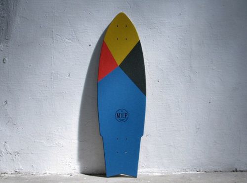 Spielmöbel - MILF SKATEBOARD TAILORS - Valchromat