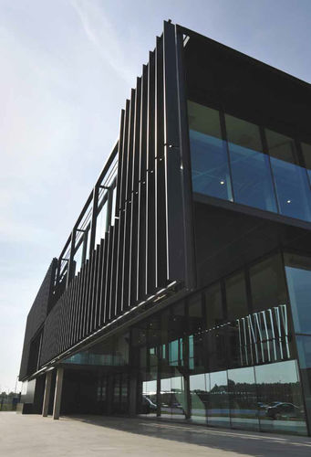 Aluminium-Sonnenschutzlamelle - DUCOSUN CUBIC - Duco - für Fassaden / vertikal