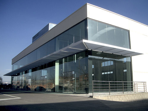 Aluminium-Sonnenschutzlamelle - DUCOSUN 100 C SUPERPOSÉ  - Duco - für Fassaden