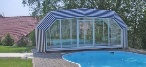 Hohe Schwimmbadüberdachung - Pool Cover - teleskopisch / mit manueller Bedienung