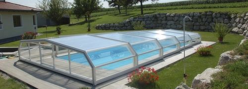 Niedrige Schwimmbadüberdachung - Pool Cover - teleskopisch / mit manueller Bedienung