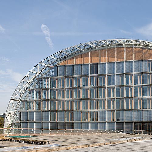 Paneel-Fassadenverkleidung -  EUROPEAN INVESTMENT BANK, LUXEMBOURG - Schindler - Holz / reflektierend