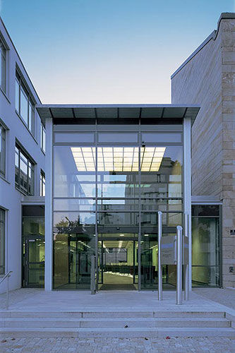 Vorhangfassade / freitragende Struktur - LIGA BANK HEAD OFFICE, REGENSBURG - Schindler - aus Aluminium und Glas