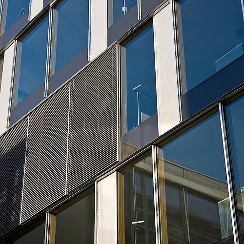 Aluminium-Sonnenschutzlamelle - TECHNOLOGY CENTRE SIKA, ZURICH/SWITZERLAND - Schindler - für Fassaden