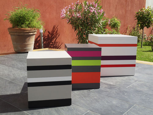 Moderne Truhe - PIED-MONTÉ - Les Pieds sur la Table ® - lackiertes Holz / maßgefertigt