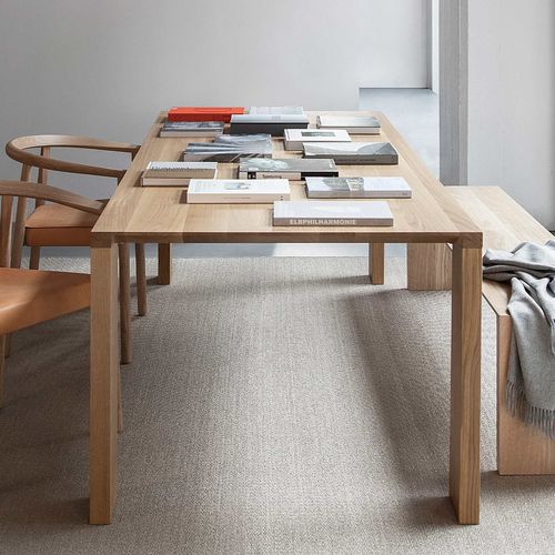 Moderner Esstisch - RADII - BENSEN - Eiche / Nussbaum / Gestell aus Holz