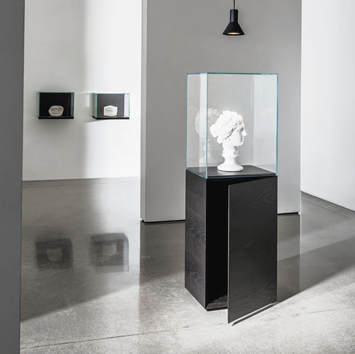 Moderne Vitrine - NEST - Sovet Italia - auf Beinen / Glas / Holz