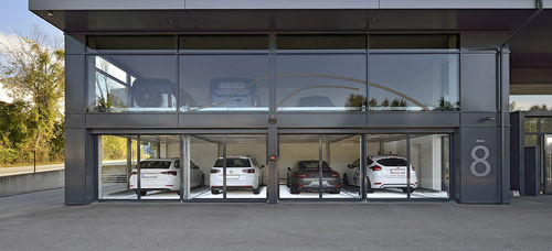 Parksystem mit Plattform - TRENDVARIO 6300 - KLAUS Multiparking GmbH - mit Aufzug