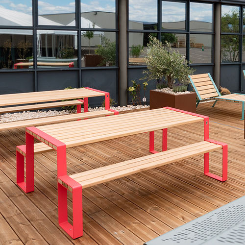 Moderner Picknicktisch - FORÉZIEN - TF URBAN - thermolackierter Stahl / Massivholz / Gestell aus Stahl