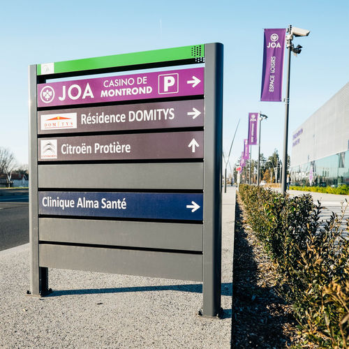 Schild / galvanisiertem Stahl - MODULAR L1100 H1500 - TF URBAN - zur Orientierung / für Außenbereich