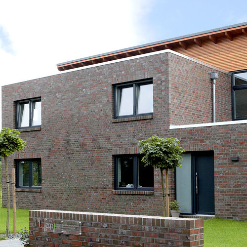Ziegel für Fassaden - SHEFFIELD - Röben - Massiv / isolierend / Relief