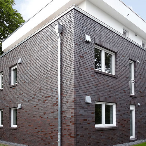 Ziegel für Fassaden - WINDSOR - Röben - Massiv / isolierend / Relief