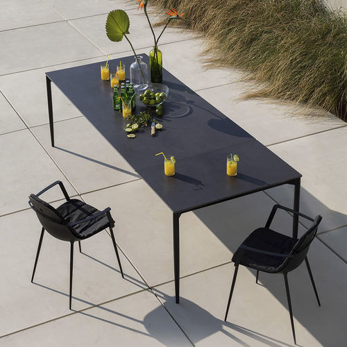 Moderner Esstisch - MARGUERITE XL - Ghekiere Industries - Keramik / lackiertes Aluminium / Gestell aus lackiertem Aluminium