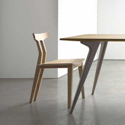 Moderner Esszimmerstuhl - SPLINE - Dare Studio - für den Innenraum / Holz / Gestell aus Massivholz