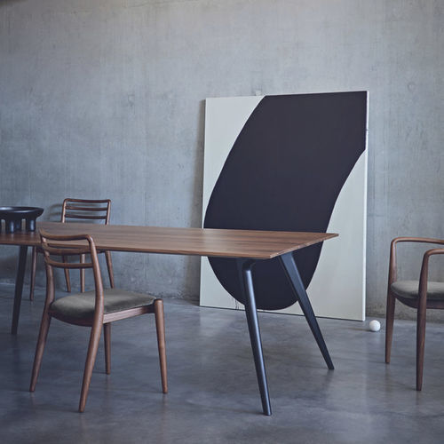 Moderner Esstisch - WALDRON - Dare Studio - Eiche / Nussbaum / Stahl