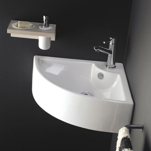 Wand-Waschbecken - OPORTO - Bath Collection S.L. - Porzellan / für Eckeinbau / modern