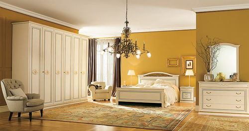Klassischer Kleiderschrank - PITTI + PITTI CHARM - Homes - Holz / lackiertes Holz / mit Schwingtür