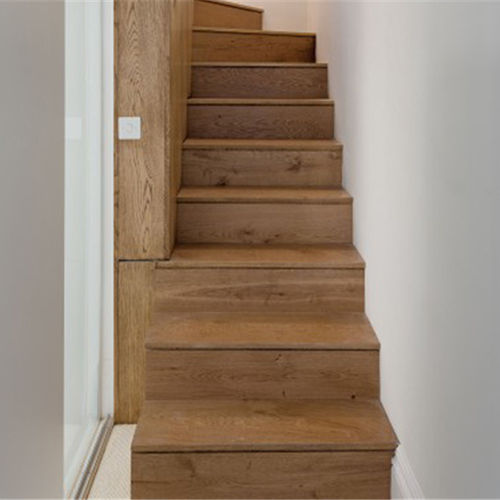 Gerade Treppe - Broadleaf Timber - Holzstufen / mit Holzstruktur / modern