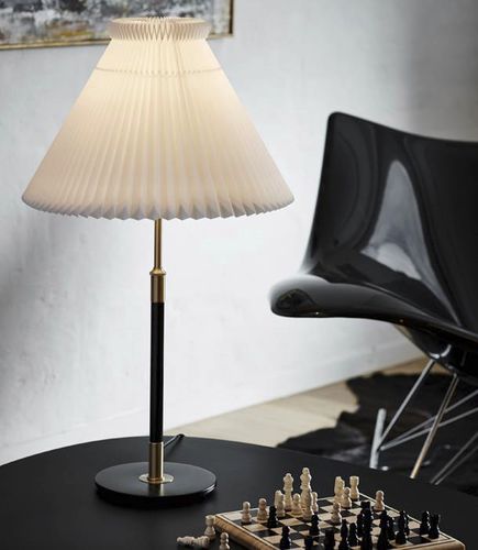 Tischlampe - LE KLINT : 352 - LE KLINT - Messing / Papier / modern