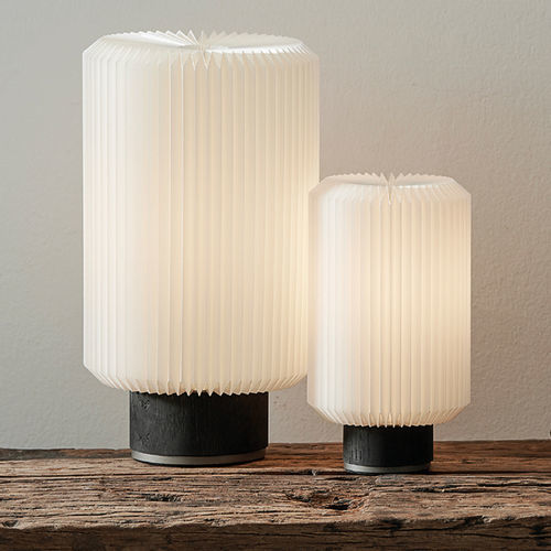 Tischlampe - CYLINDER  - LE KLINT - Eiche / modern / mit Kabel
