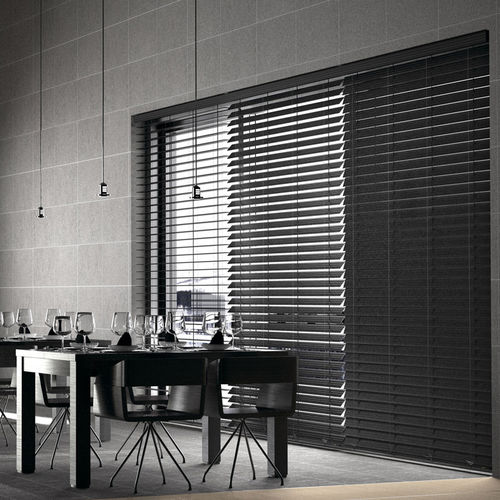 Jalousiejalousie - STRIPE - Luxmader - für Fenster / Holz / motorisiert