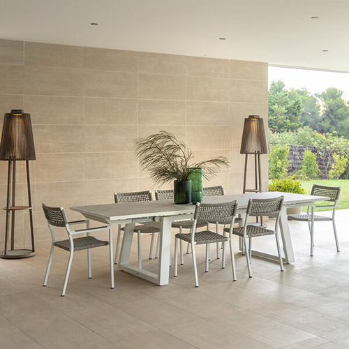 Moderner Tisch - RANCHO - LES JARDINS - Aluminium / Keramik / Wachsbeton