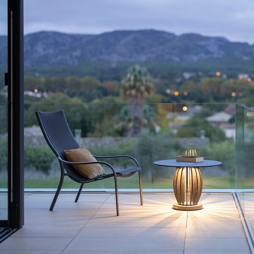 Moderner Couchtisch - PASTEK - LES JARDINS - Milchglas / HPL / Granit