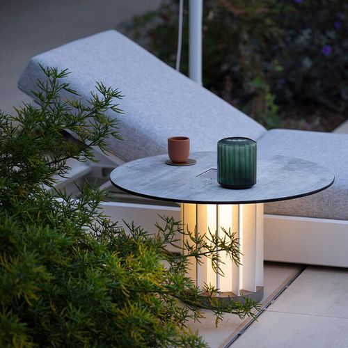 Moderner Couchtisch - TECKALU - LES JARDINS - Milchglas / HPL / Wachsbeton