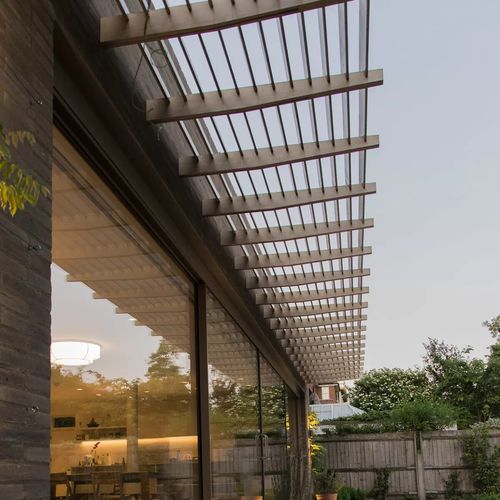 Angebaute Pergola - NORTH LONDON - Accsys Technologies - Holz / Glas / modern