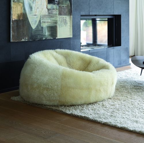 Moderner Sitzsack - Beanbag - PH Collection - Schaffell / weiß / mit Armlehnen