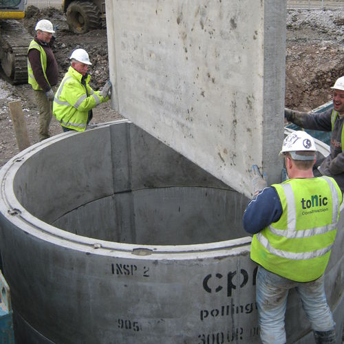 Fertigbeton-Abwasserschacht - WEIR WALL CHAMBERS - CPM Group Ltd 